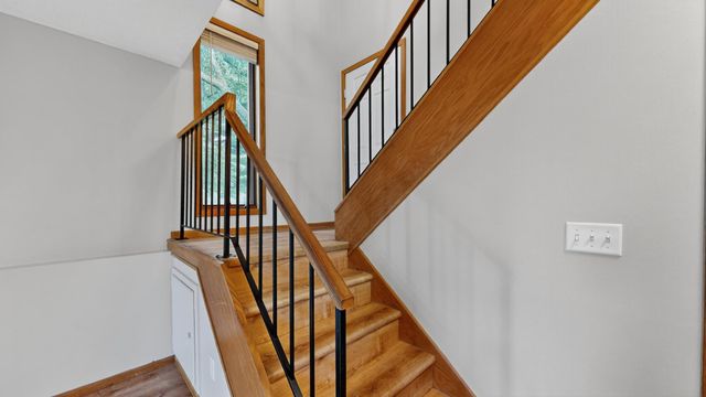 19 Elton Ridge Court NW, Rochester, MN 55901