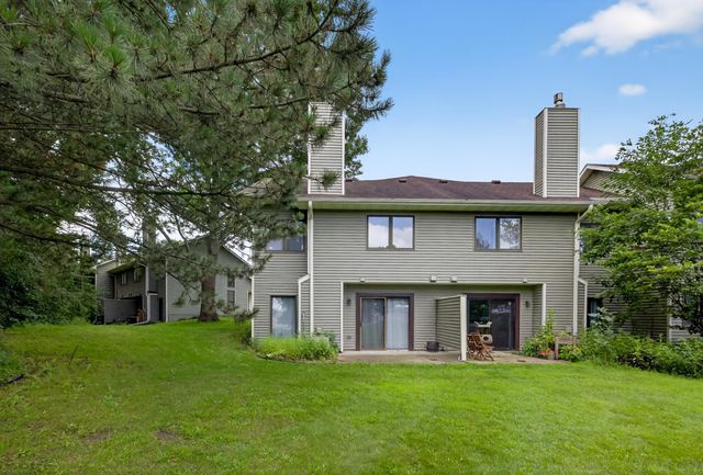 19 Elton Ridge Court NW, Rochester, MN 55901