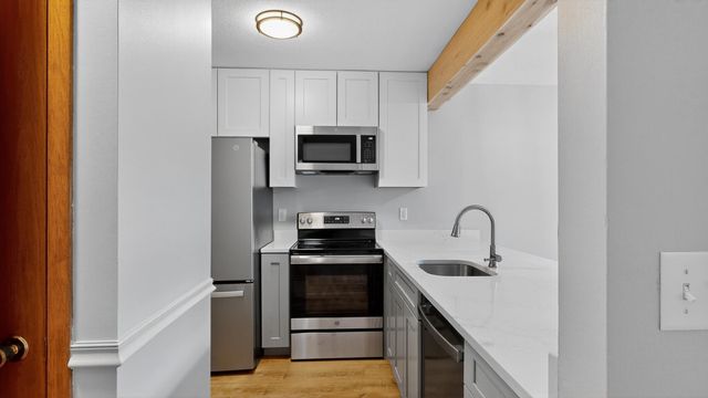 19 Elton Ridge Court NW, Rochester, MN 55901