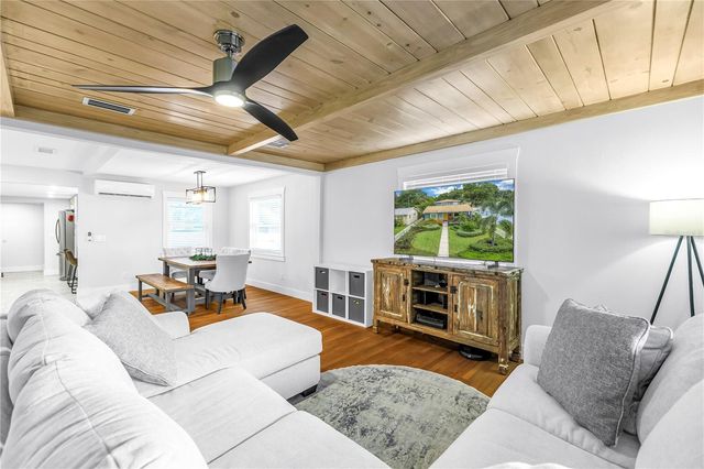 3935 BURLINGTON AVENUE N, St Petersburg, FL 33713