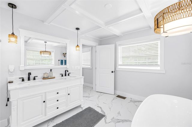 3935 BURLINGTON AVENUE N, St Petersburg, FL 33713