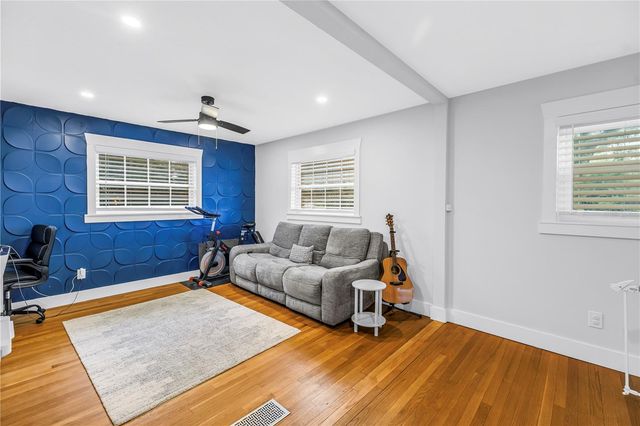 3935 BURLINGTON AVENUE N, St Petersburg, FL 33713