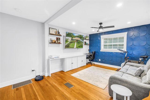 3935 BURLINGTON AVENUE N, St Petersburg, FL 33713