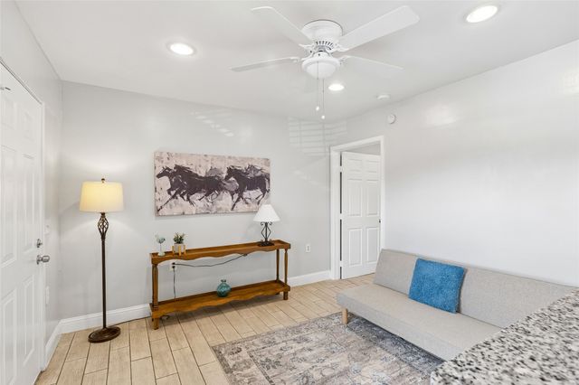 307 E Mitchell Street E, Arlington, TX 76010