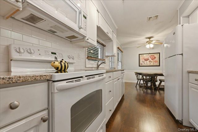 1270 Dahlia Lane, Wantagh, NY 11793