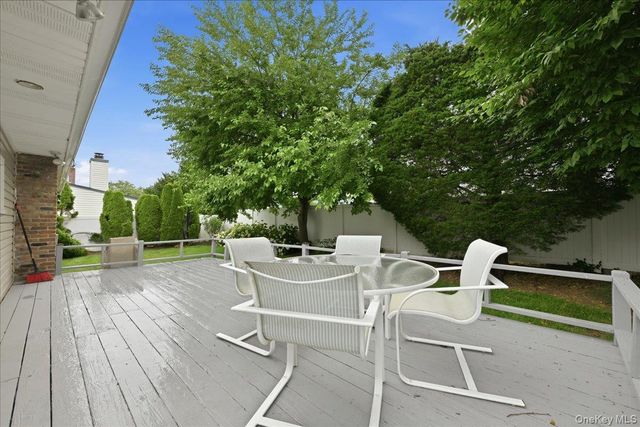 1270 Dahlia Lane, Wantagh, NY 11793
