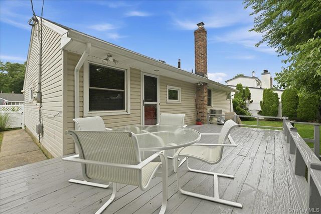 1270 Dahlia Lane, Wantagh, NY 11793
