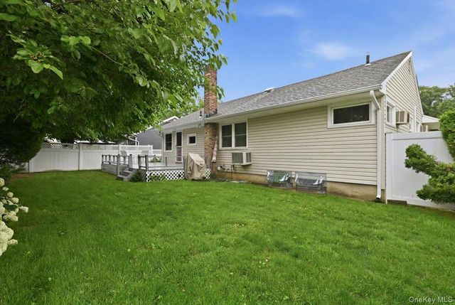 1270 Dahlia Lane, Wantagh, NY 11793