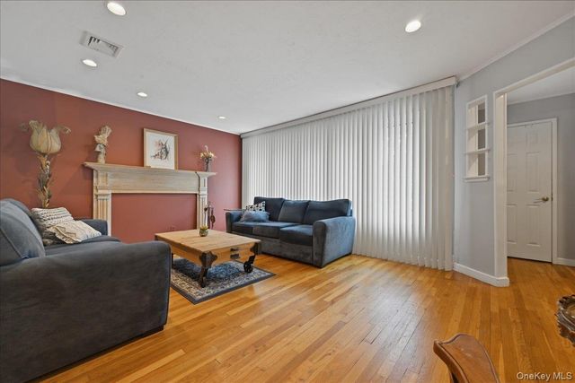 1270 Dahlia Lane, Wantagh, NY 11793