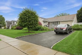 1270 Dahlia Lane, Wantagh, NY 11793