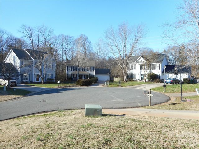 6611 Flat Creek Drive, Charlotte, NC 28277