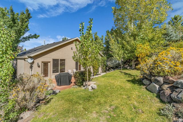 102 E MANILLA DR, Draper, UT 84020