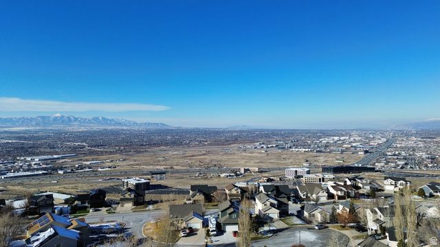 102 E MANILLA DR, Draper, UT 84020