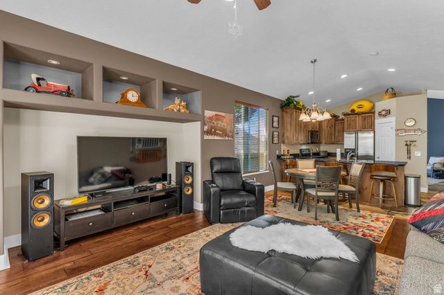 102 E MANILLA DR, Draper, UT 84020