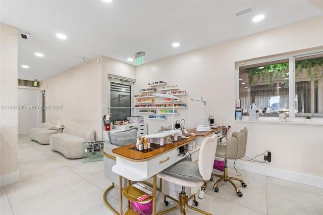 2710 SW 87th Ave, Miami, FL 33165