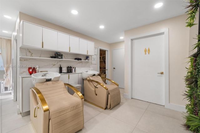 2710 SW 87th Ave, Miami, FL 33165