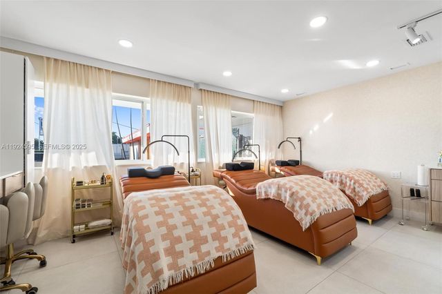 2710 SW 87th Ave, Miami, FL 33165