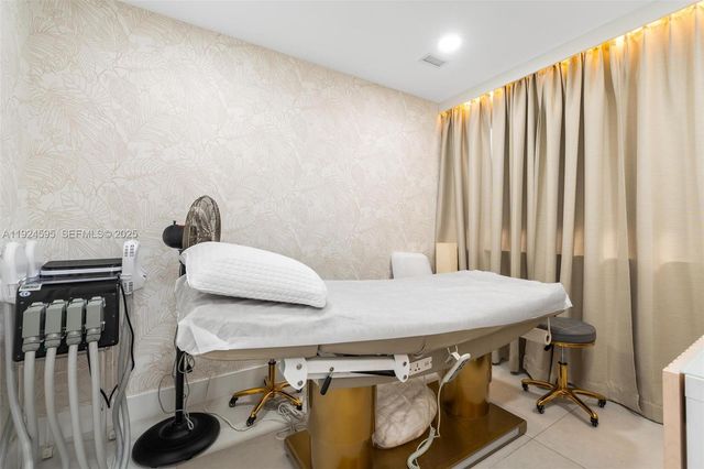 2710 SW 87th Ave, Miami, FL 33165