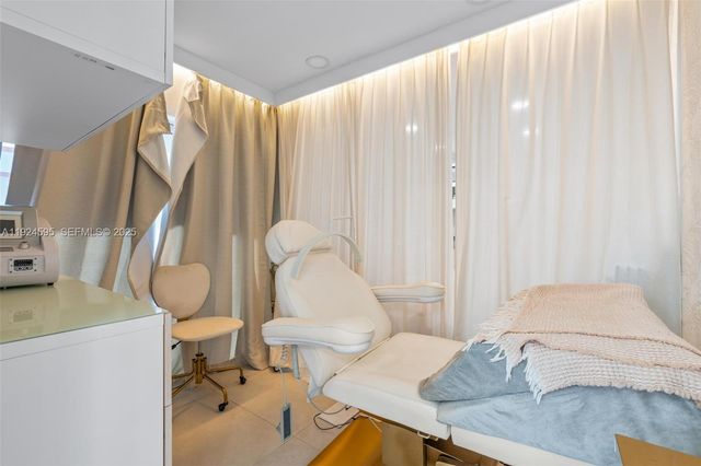 2710 SW 87th Ave, Miami, FL 33165