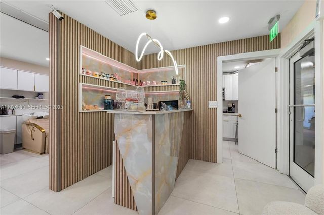 2710 SW 87th Ave, Miami, FL 33165