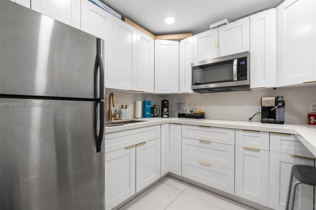 2710 SW 87th Ave, Miami, FL 33165