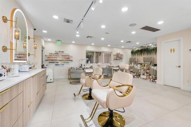 2710 SW 87th Ave, Miami, FL 33165