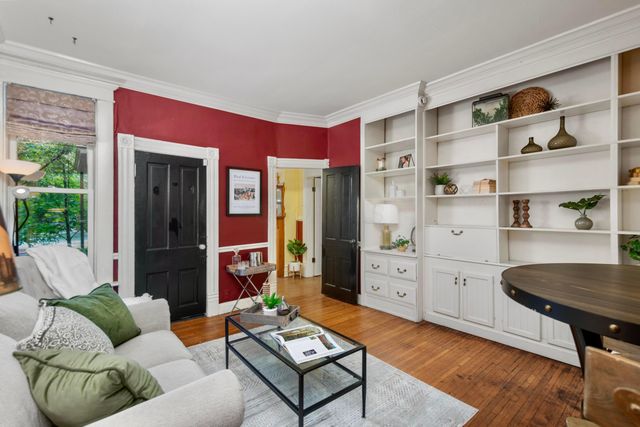 1042 Neil Avenue, Columbus, OH 43201