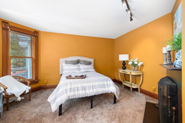 1042 Neil Avenue, Columbus, OH 43201