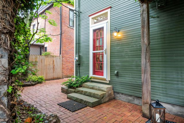 1042 Neil Avenue, Columbus, OH 43201