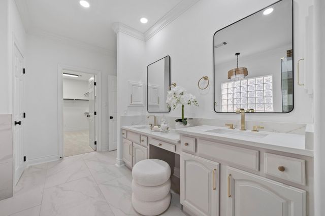 5616 Dolores Street, Houston, TX 77057