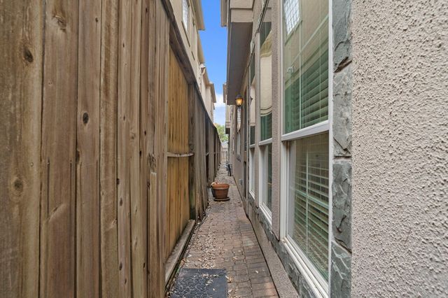 5616 Dolores Street, Houston, TX 77057