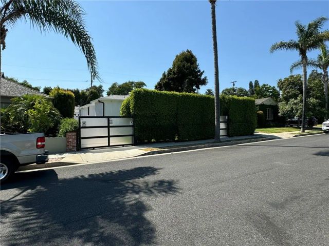 1207 Greenacre Avenue, West Hollywood, CA 90046