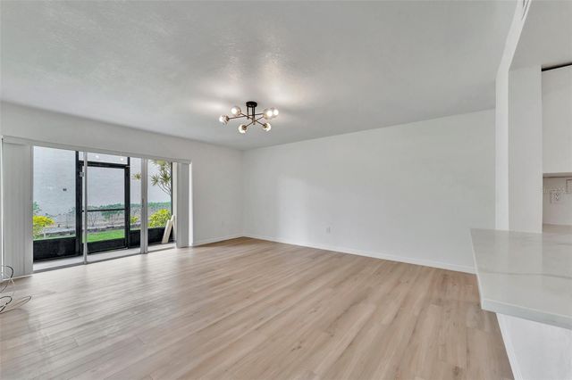 9940 7TH WAY N 101, St Petersburg, FL 33702