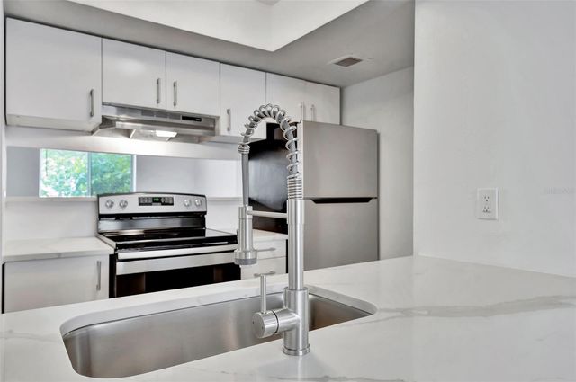 9940 7TH WAY N 101, St Petersburg, FL 33702