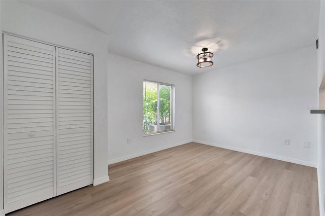 9940 7TH WAY N 101, St Petersburg, FL 33702