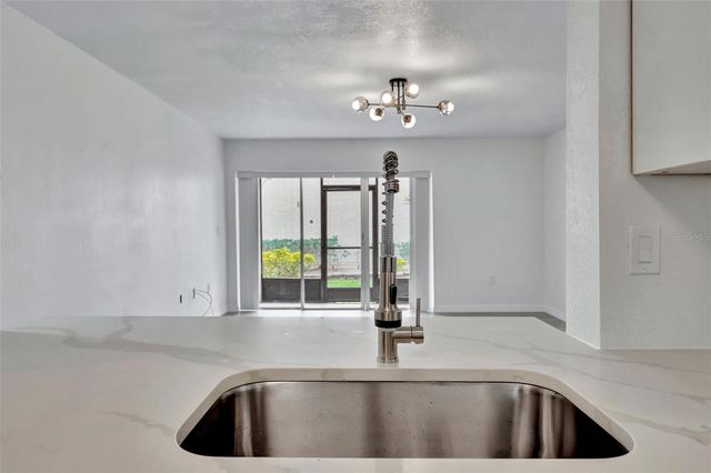 9940 7TH WAY N 101, St Petersburg, FL 33702