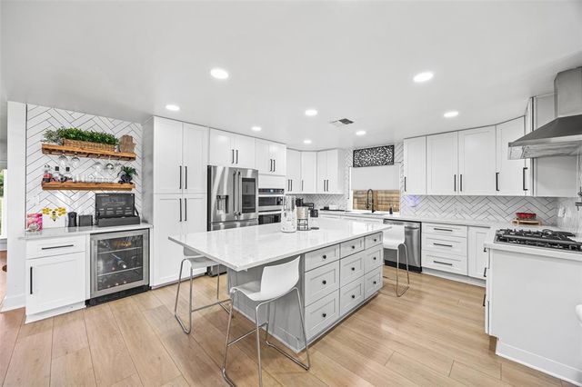 5122 Glenmeadow Drive, Houston, TX 77096