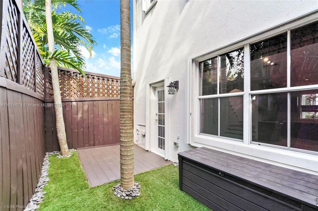 2970 Bird Ave 15, Miami, FL 33133