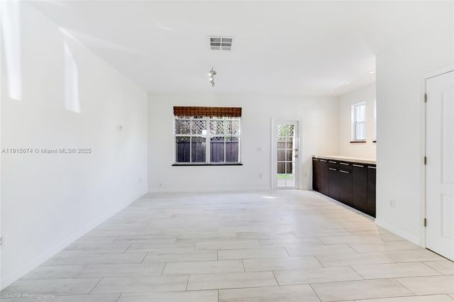 2970 Bird Ave 15, Miami, FL 33133