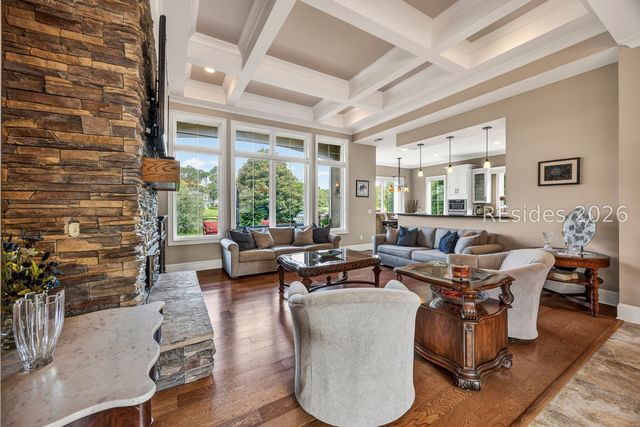 3 Chestnut Ln, Hilton Head Island, SC 29926