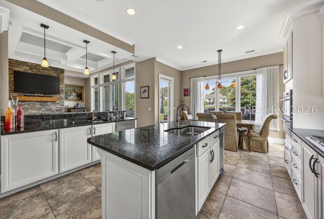 3 Chestnut Ln, Hilton Head Island, SC 29926