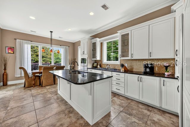 3 Chestnut Ln, Hilton Head Island, SC 29926