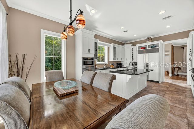 3 Chestnut Ln, Hilton Head Island, SC 29926