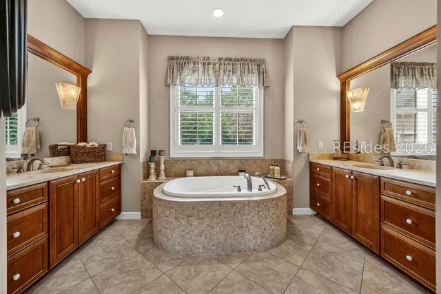 3 Chestnut Ln, Hilton Head Island, SC 29926