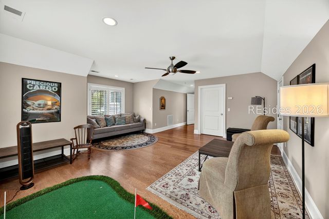 3 Chestnut Ln, Hilton Head Island, SC 29926