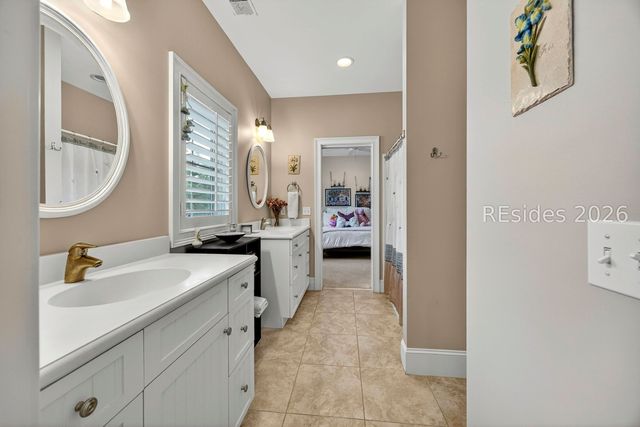 3 Chestnut Ln, Hilton Head Island, SC 29926