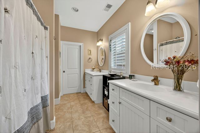 3 Chestnut Ln, Hilton Head Island, SC 29926