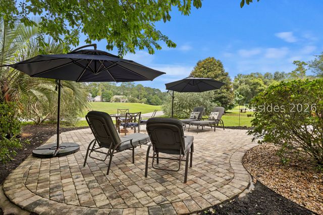 3 Chestnut Ln, Hilton Head Island, SC 29926