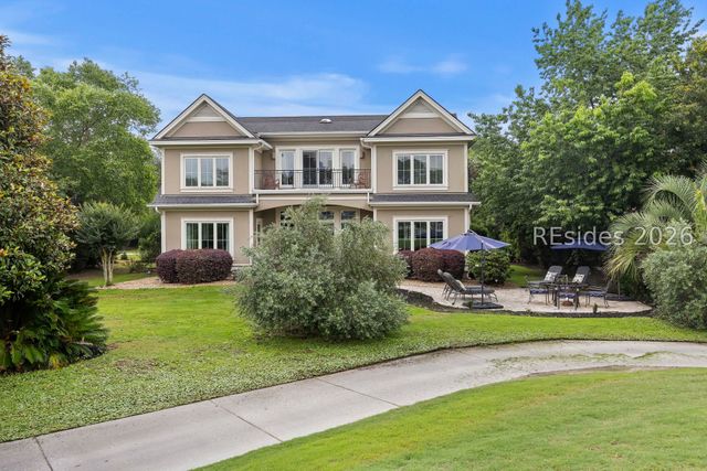 3 Chestnut Ln, Hilton Head Island, SC 29926