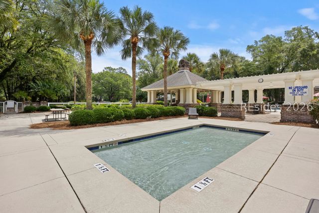 3 Chestnut Ln, Hilton Head Island, SC 29926
